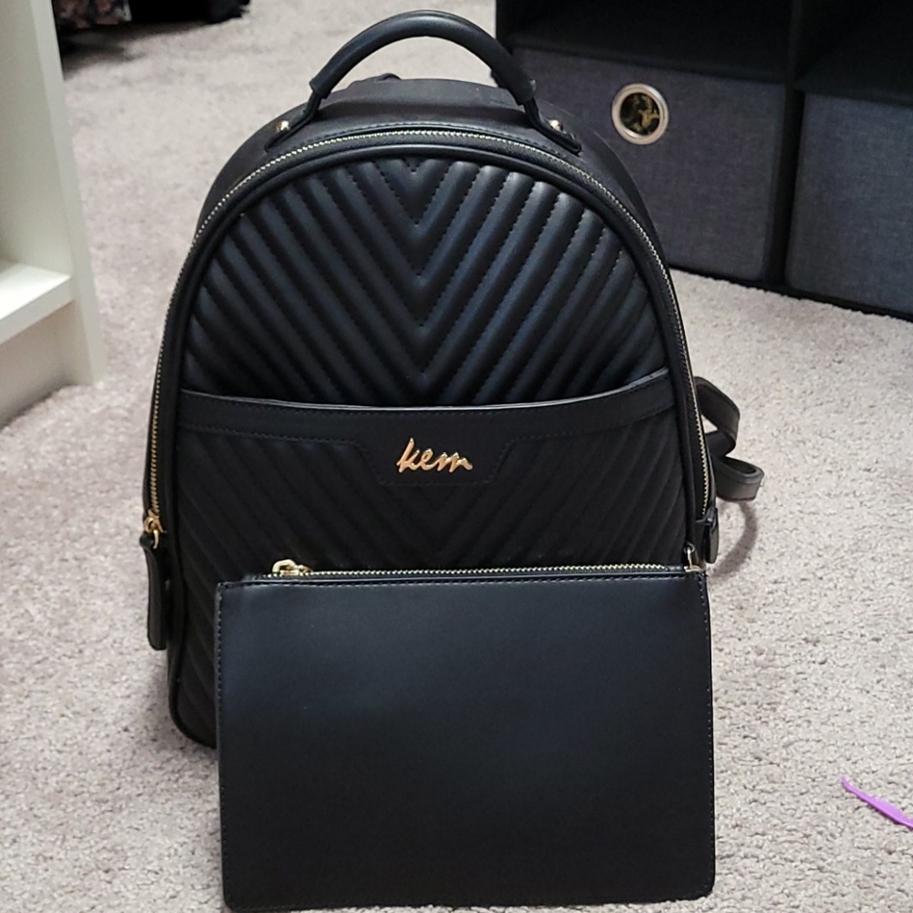 Backpack - Picture 2 of 4